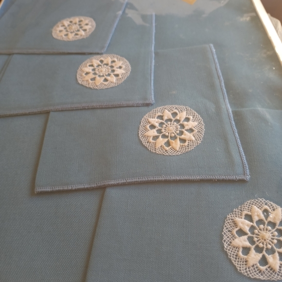 Vintage 4 Placemats with 4 Matching Napkins All Rayon Original Packaging New - Picture 5 of 13